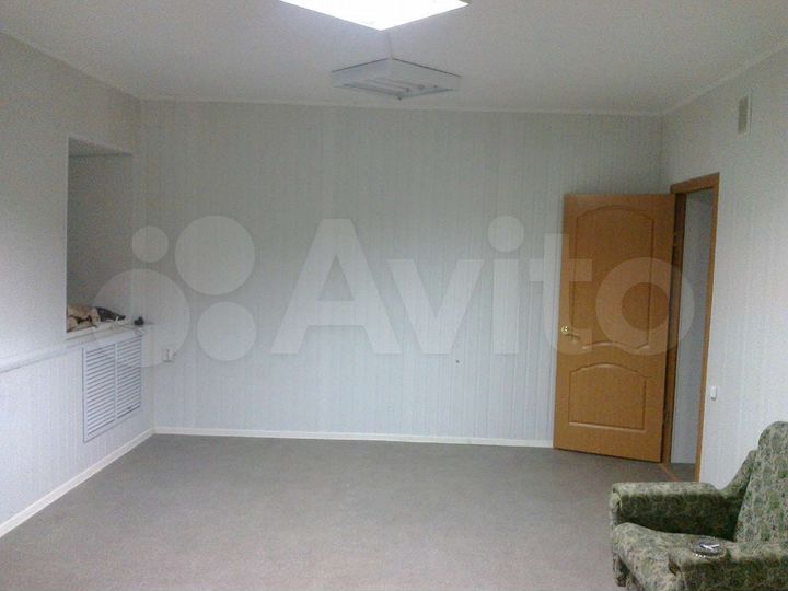 2-к. квартира, 70 м², 1/2 эт.