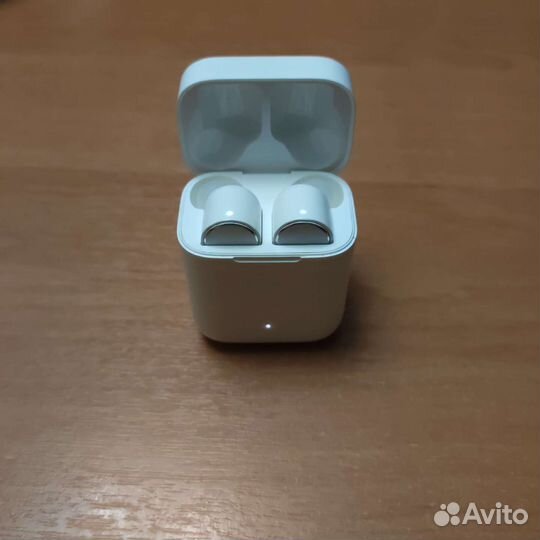 Беспроводные наушники Mi Air и Mi Air 2S