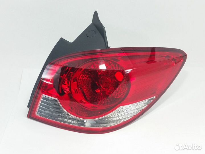 Фонарь правый задний в крыло Chevrolet Cruze