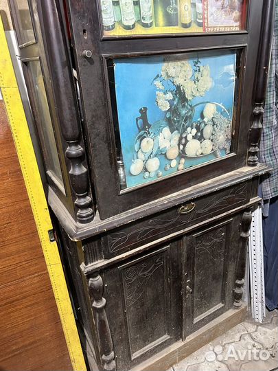 Старинный буфет горка