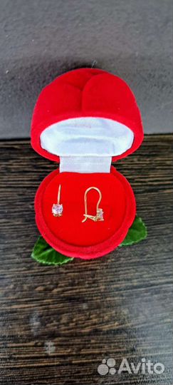 Золотые серьги