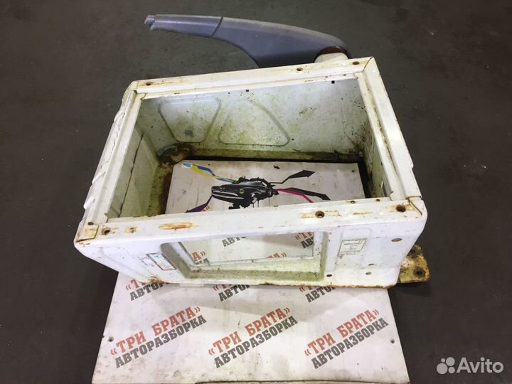 Мерседес Вито Тумба под сидение