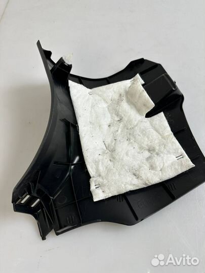 Обшивка стойки передняя правая нижняя Lexus NX