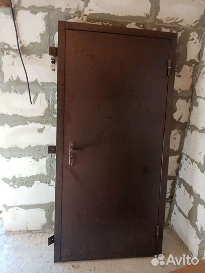Дверь входная металлическая новая