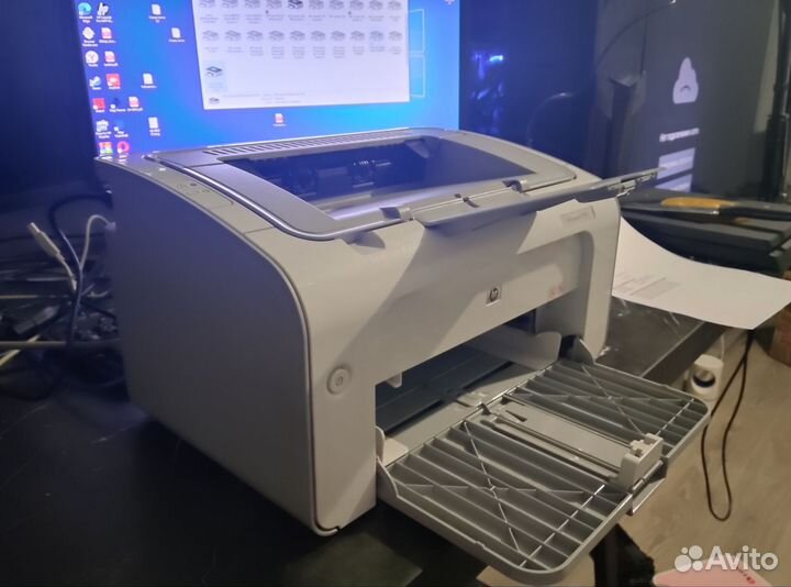 Лазерный принтер HP p1102, в отличном состояние