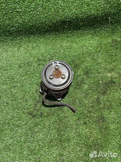 Помпа Volkswagen Golf plus 1.2