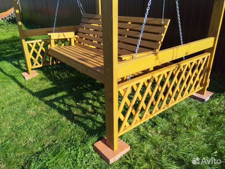 Садовые качели с перголой
