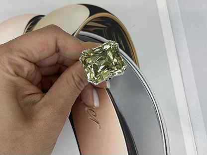 Кольцо с цитрином 43,17 карат и бриллиантами