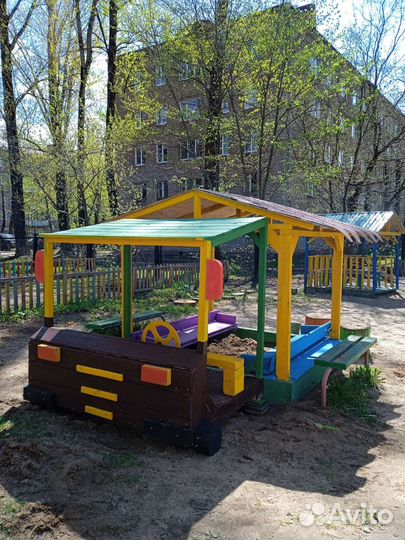 Детские игровые автобусы, машинки, кораблики