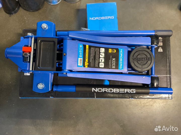 Домкрат с низким подхватом подкатной 3 тоны