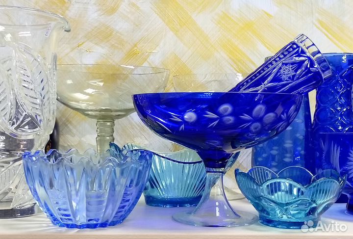 Новая ваза на ножке цветное кобальт стекло СССР