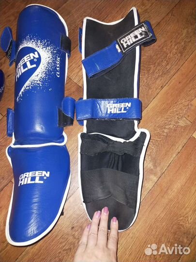 Боксерские перчатки и защита