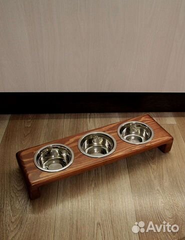 Подставка с мисками 