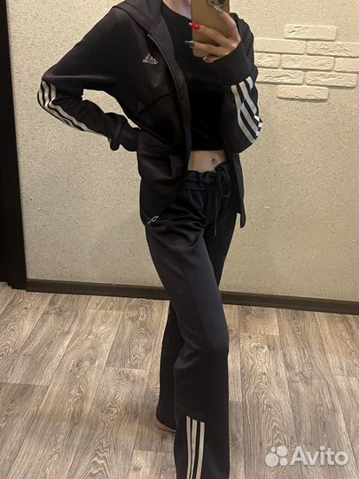 Спортивный костюм женский