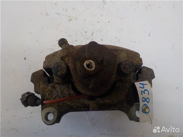 Суппорт передний левый Volkswagen Passat B 7 caxa