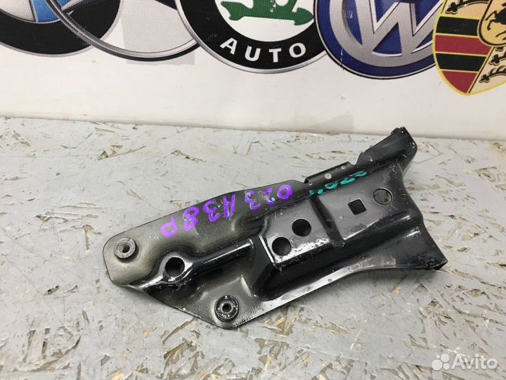 Кронштейн крыла Audi A3 8P BZB 2007