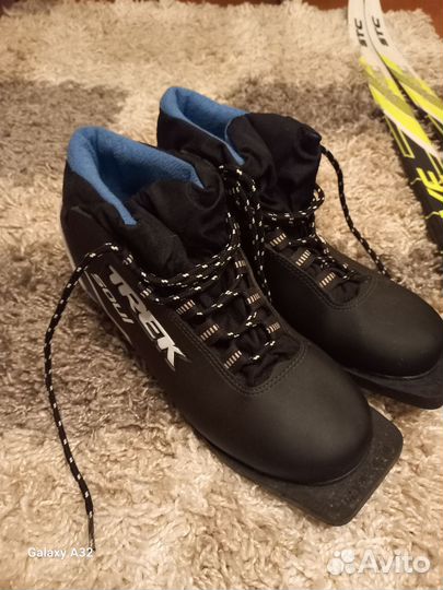 Лыжи беговые пластиковые