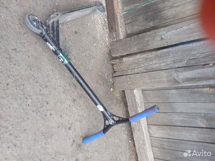 Трюковой самокат tech team comrade