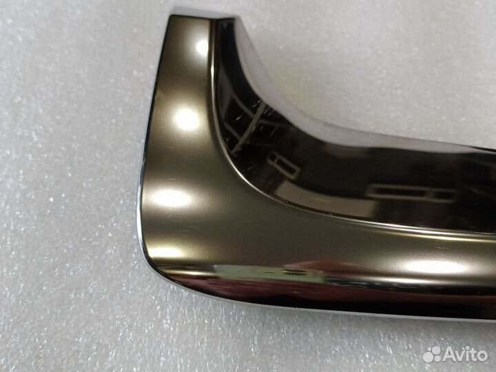 Lexus LX Накладка фонаря левая Оригинал 15-21