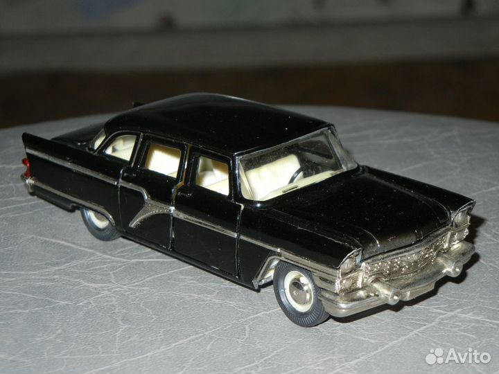 Модель автомобиля Чайка
