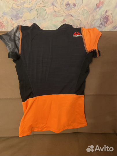 Спорттвная футоболка, новая