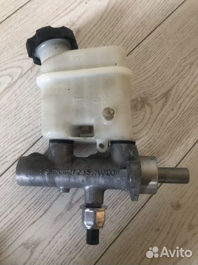 Главный тормозной цилиндр KIA 585102g100