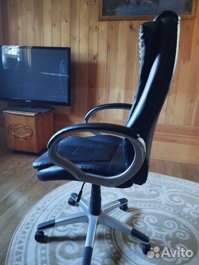 Компьютерное кресло