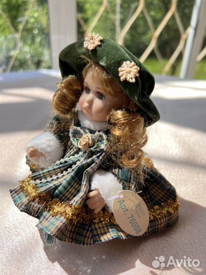 Кукла фарфоровая коллекционная Remeco Collection