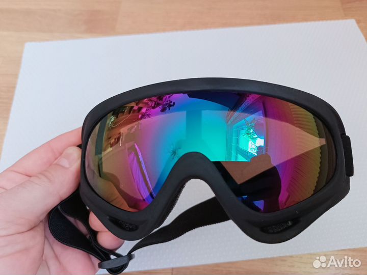Горнолыжные очки спортивные закрытые солнцезащитны
