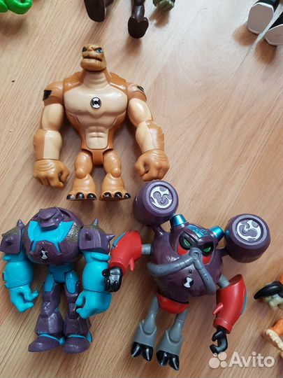 Игрушки из Бен Тена 10