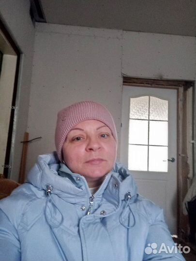 Помощник повара, сиделка, администратор отеля, раб