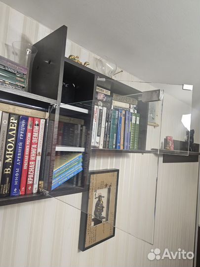 Полка книжная настенная