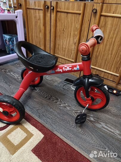 Трехколесный велосипед