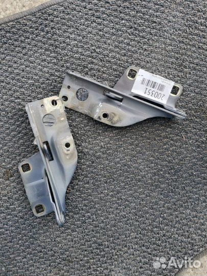 Петля капота Nissan Wingroad Y11