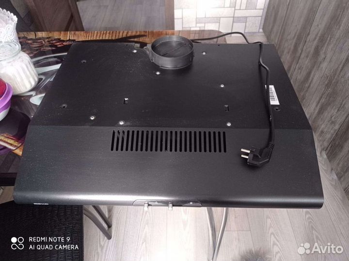 Вытяжка для кухни 60 см новая