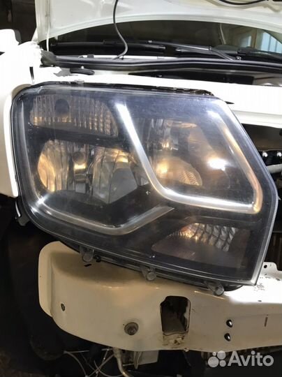 Фара дастер 2018 год