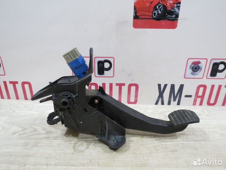 Педаль сцепления LADA Xray