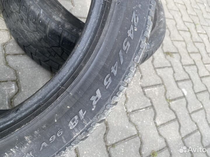 Pirelli Sottozero Winter 240 245/45 R18