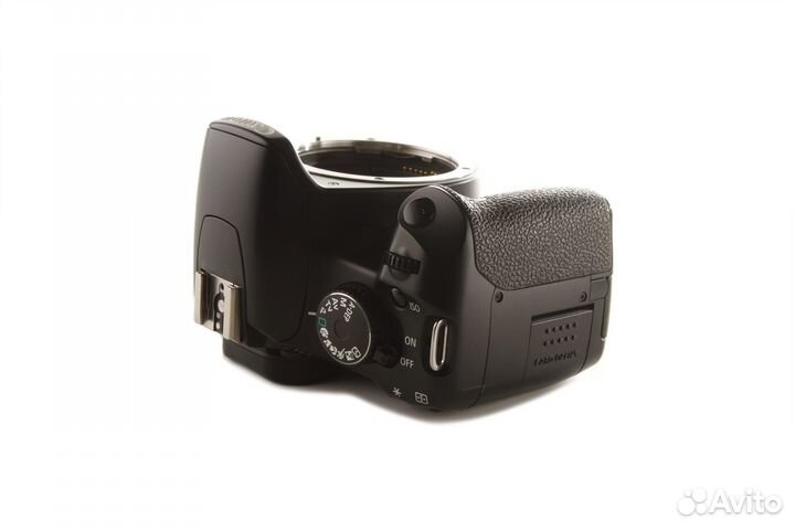 Нерабочий зеркалтный Canon 450D