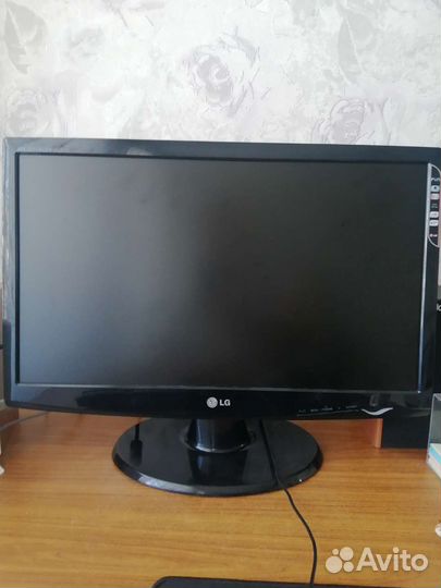 Монитор 24 дюйма