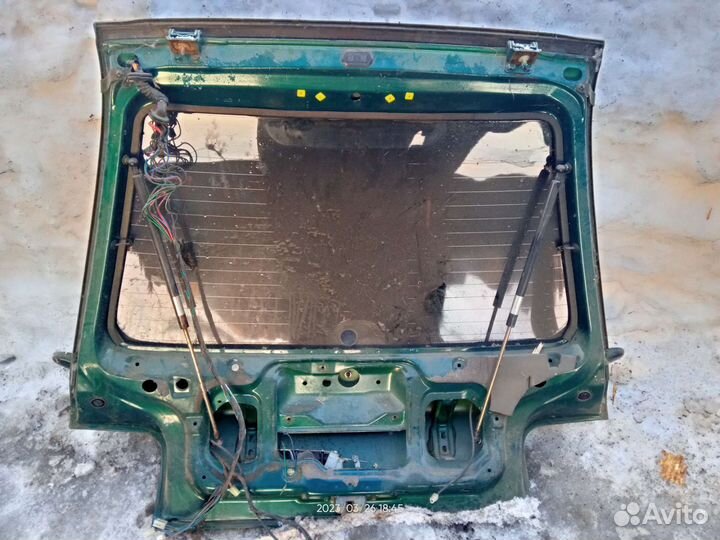 Крышка (дверь) багажника на Subaru Impreza gf