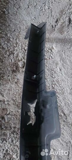 Накладка замка багажника на Nissan Skyline v35