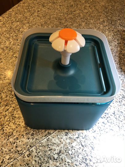 Фонтан поилка для кошек и собак