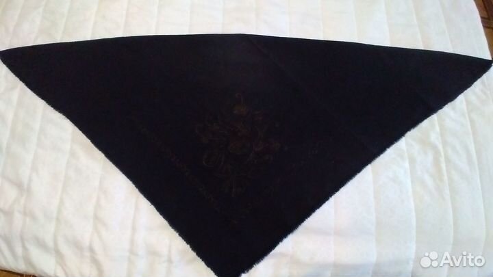 Платок черный шерстяной