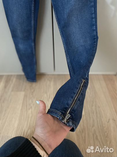 Джинсы mango