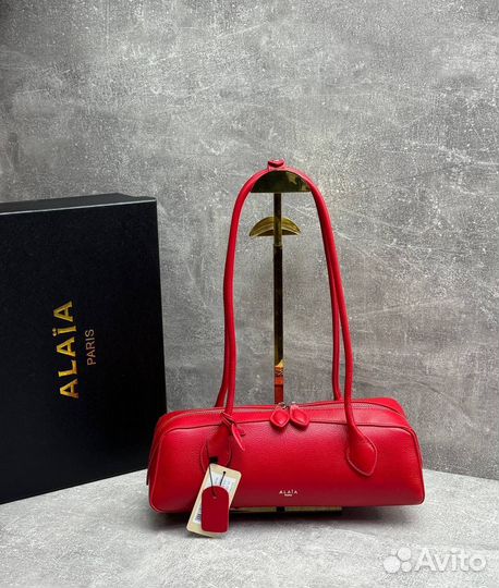 Сумка Alaia Le Teckel кожа красная