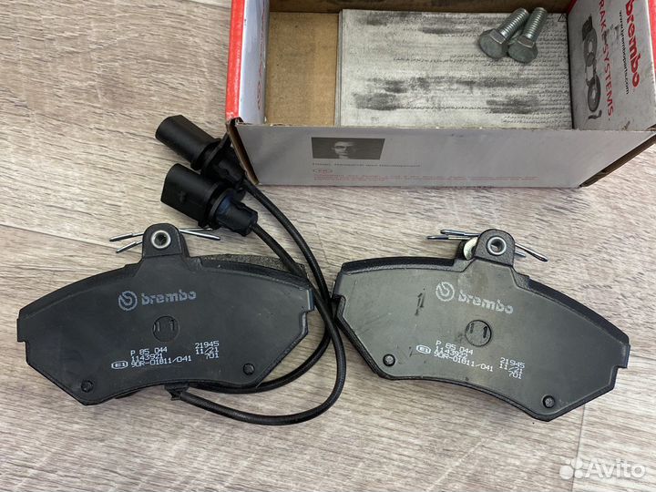 Тормозные колодки Brembo