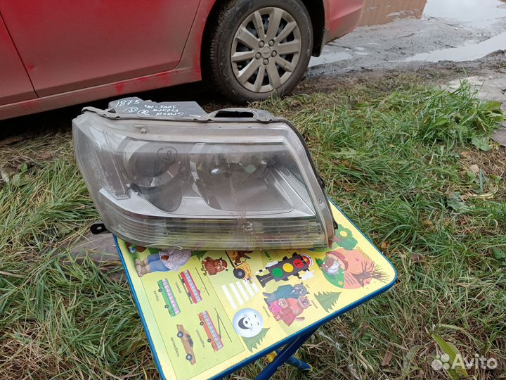 Фара передняя правая Suzuki Grand Vitara