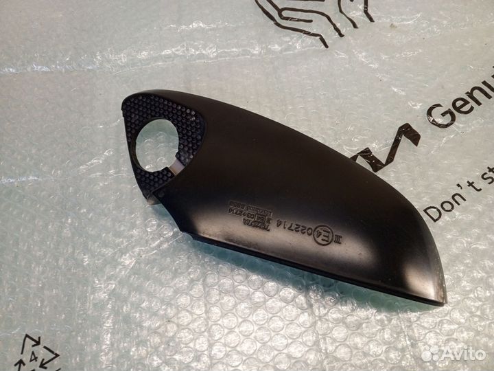 Крышка левого зеркала Toyota Land Cruiser 200