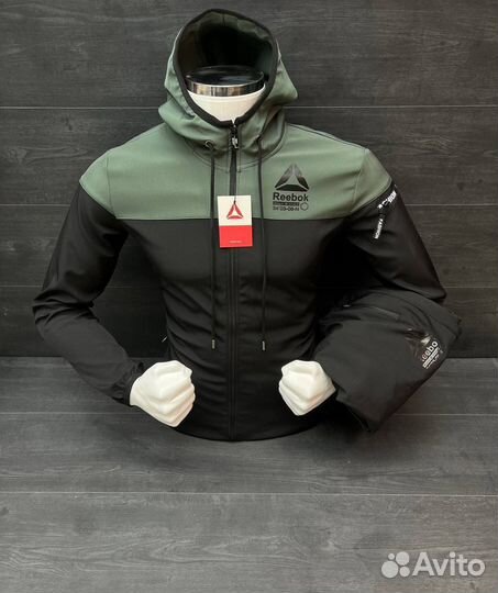 Спортивный костюм Reebok